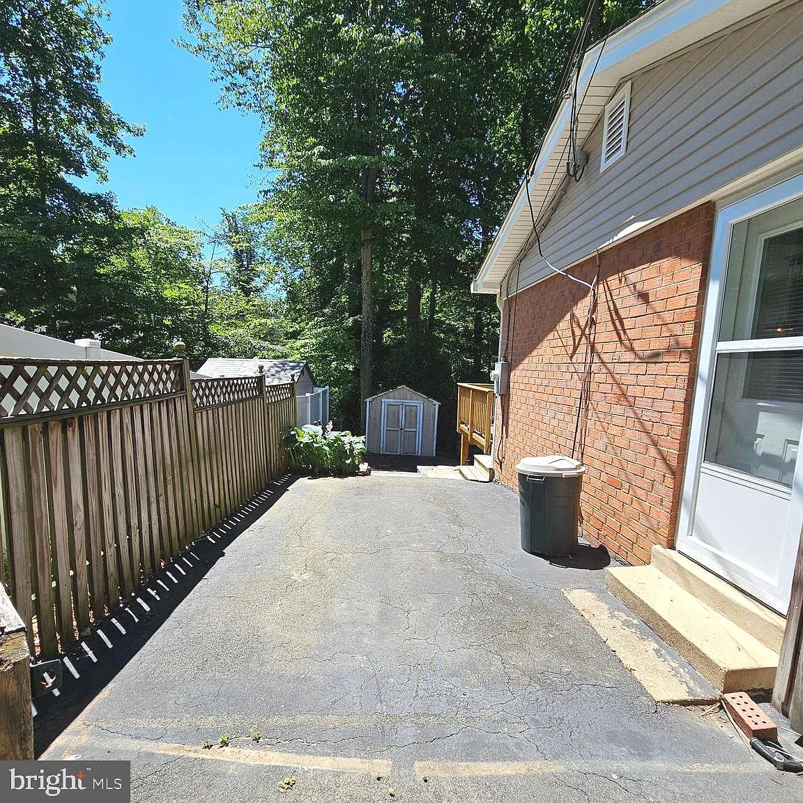 4 bed, 2.5 bath, 2030 sqft, $4,000 — Photo 4