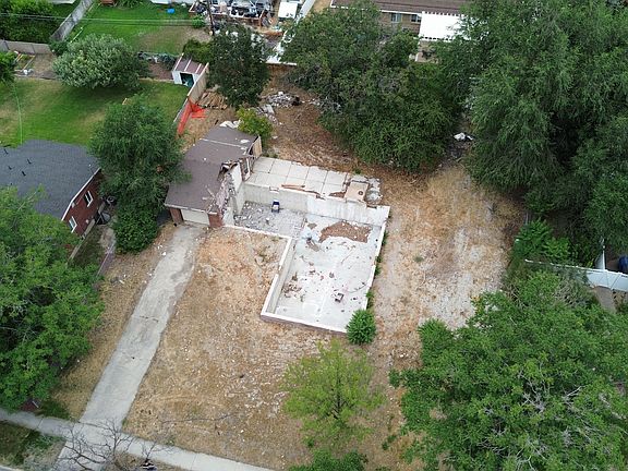 5th image of 953 N 100th St E
