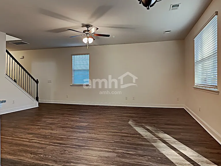 1831 Produce Ln — Photo 9