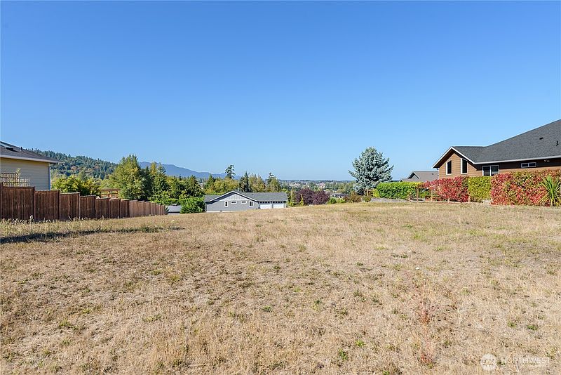 4th image of 440 Morgison Loop
