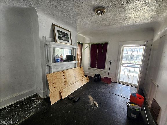 3rd image of 1359 E 114th St
