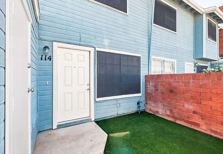 2301 E University Dr #114 — Photo 4