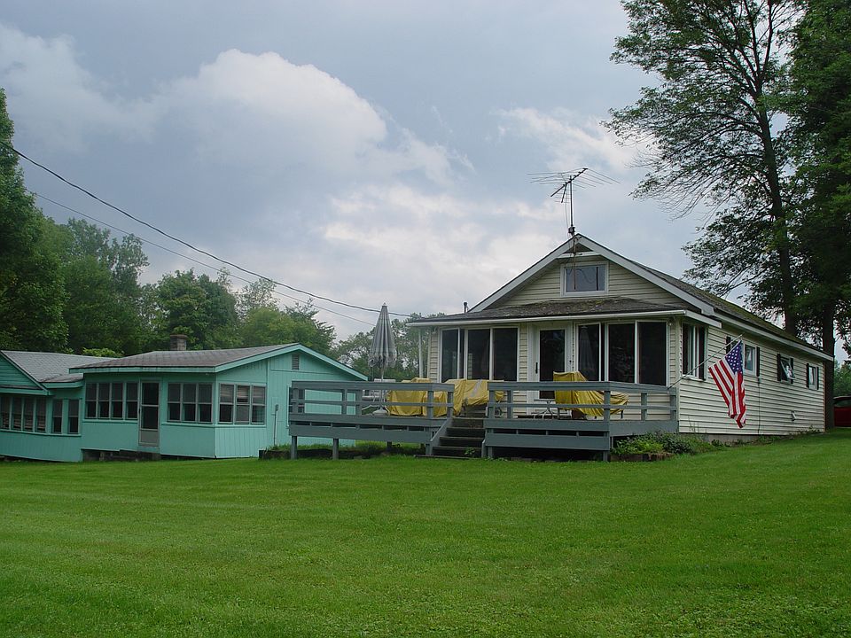(Left) Summer Rental Camp