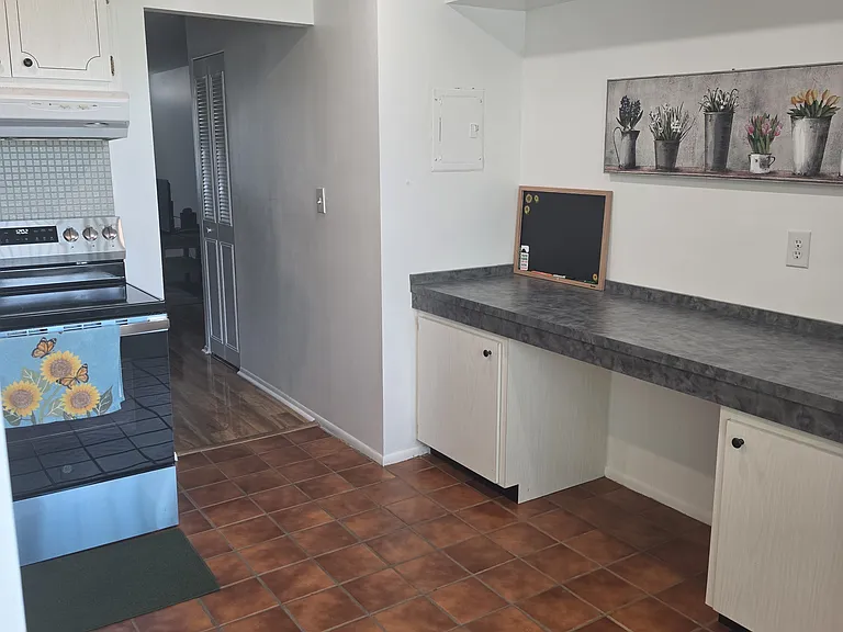 4895 Bay St NE — Photo 9