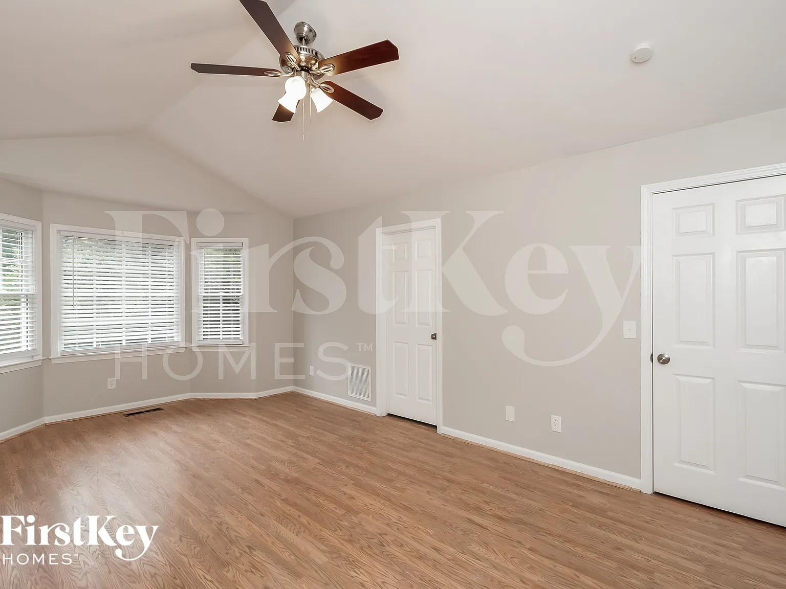 5 bed, 3.0 bath, 1854 sqft, $2,220 — Photo 4