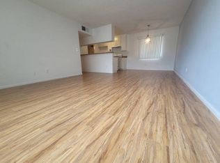 5233 Agnes Ave APT 205, Valley Village, CA 91607