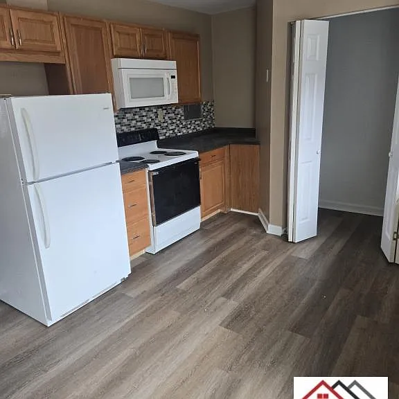 597 W Main St #1 — Photo 3