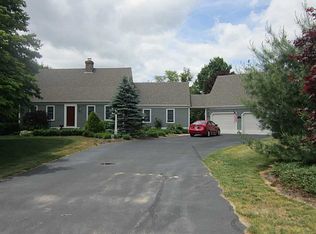 6 Keith Dr, Hope Valley, RI 02832