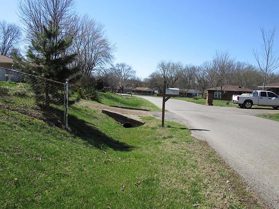 4th image of 206 Park Ln
