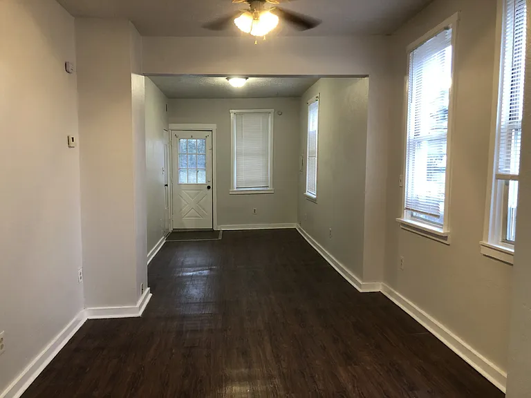 516 Center Ave #2 — Photo 4