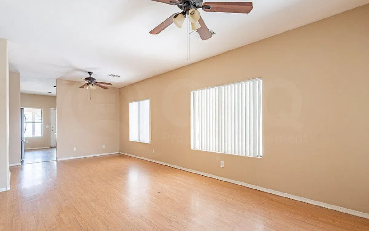 3 bed, 2.0 bath, 1218 sqft, $1,849 — Photo 2