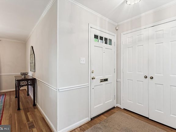 3rd image of 2073 Hopewood Dr