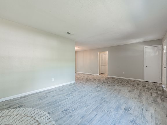 4th image of 575 Gleason St Unit B