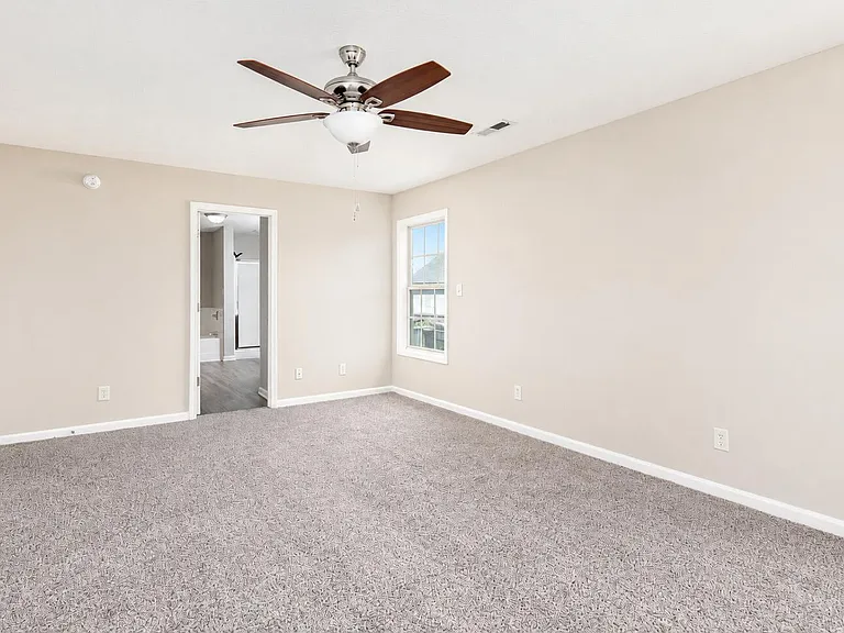 565 Wellington Gardens Dr — Photo 15