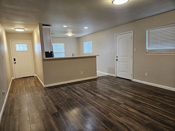 4th image of 1809 Wren Dr