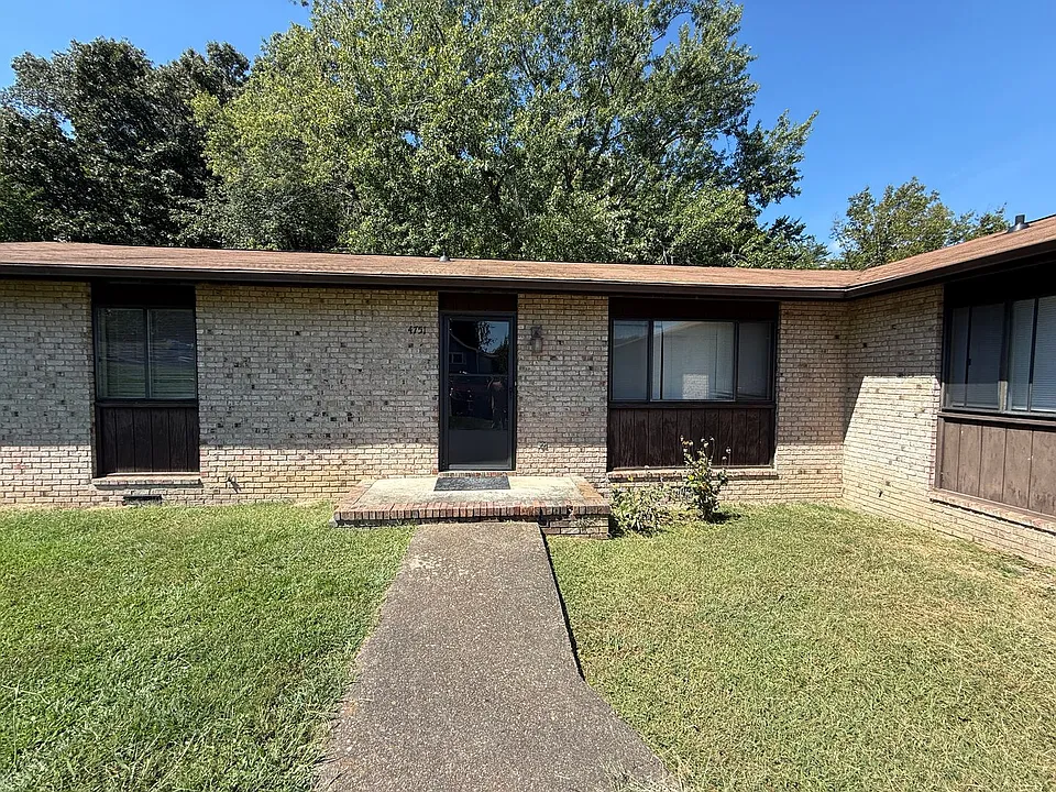 4751 Tessie Ln