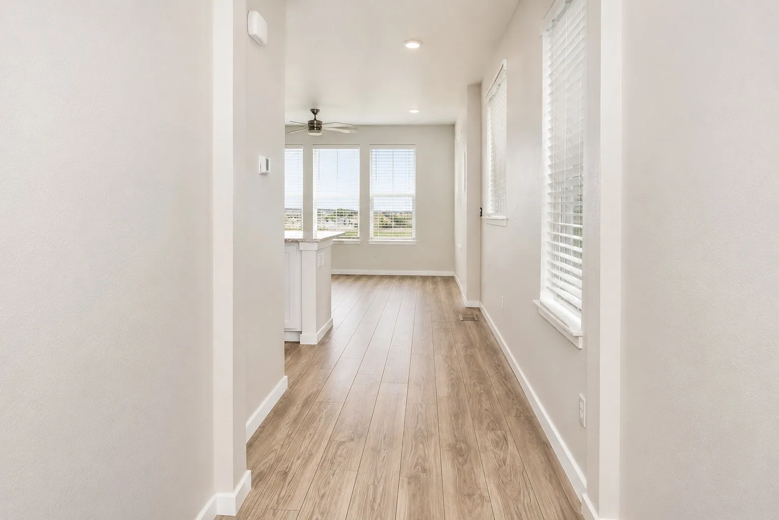 3 bed, 2.5 bath, 2500 sqft, $2,950 — Photo 3