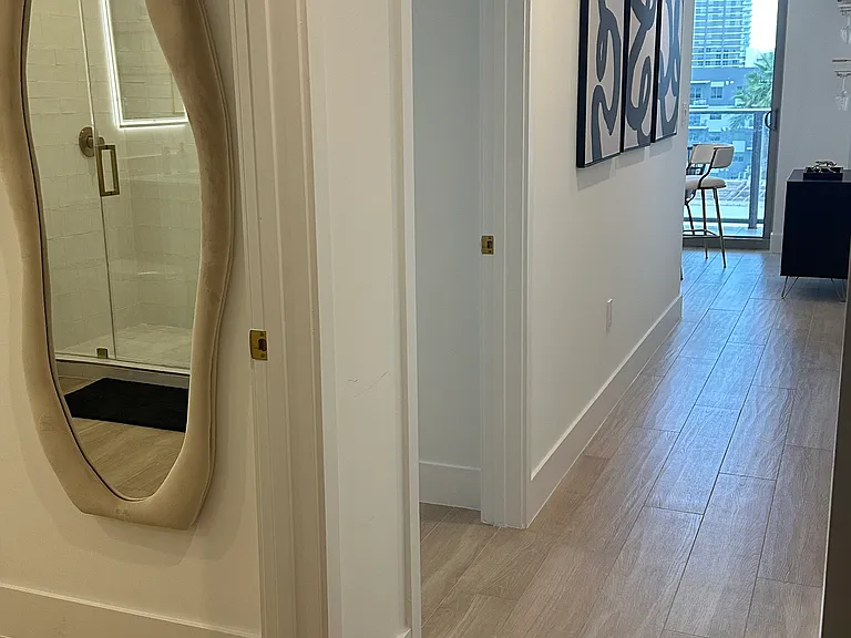 90 NE 32nd #912 — Photo 3