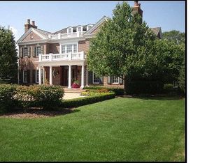 1240 W Kennicott Dr, Lake Forest, IL 60045