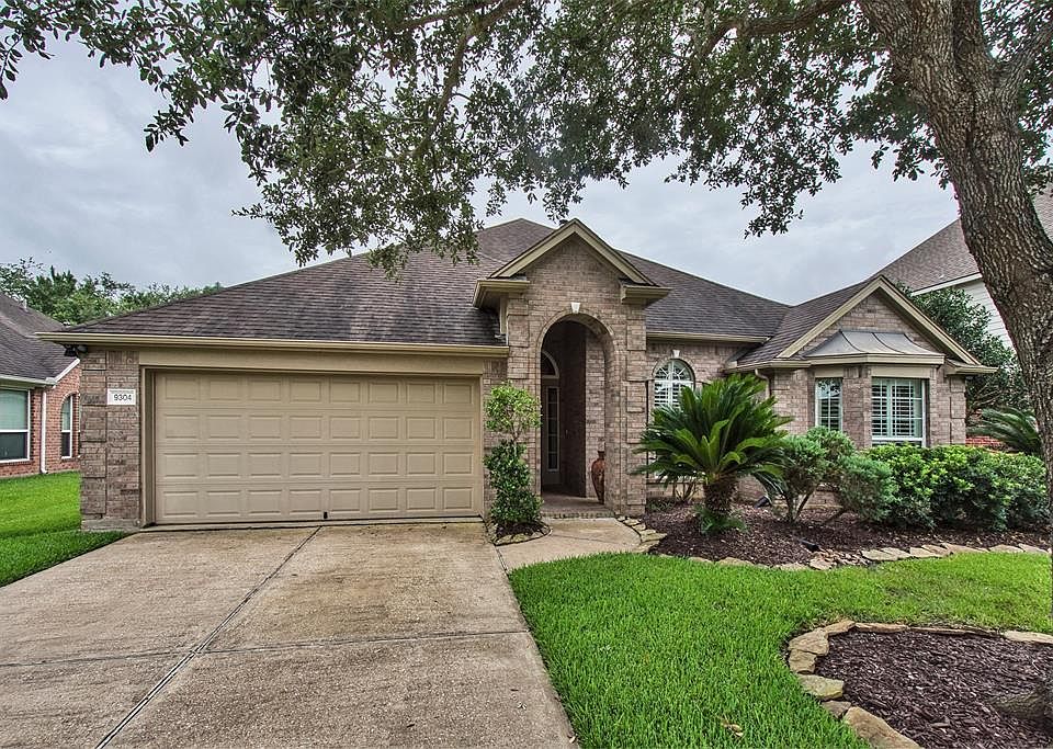 1st image of 9304 Sunlake Dr