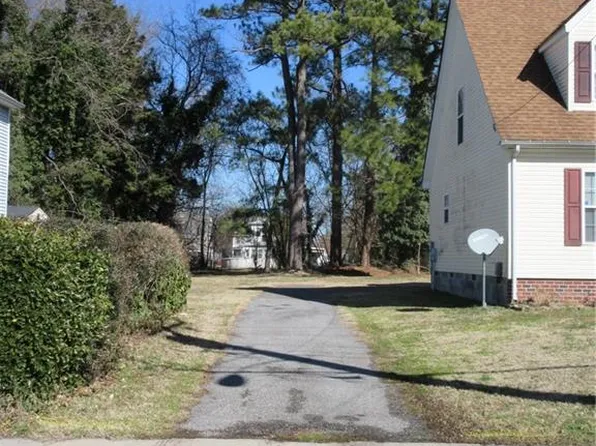 217 Downes St, Hampton, VA 23663