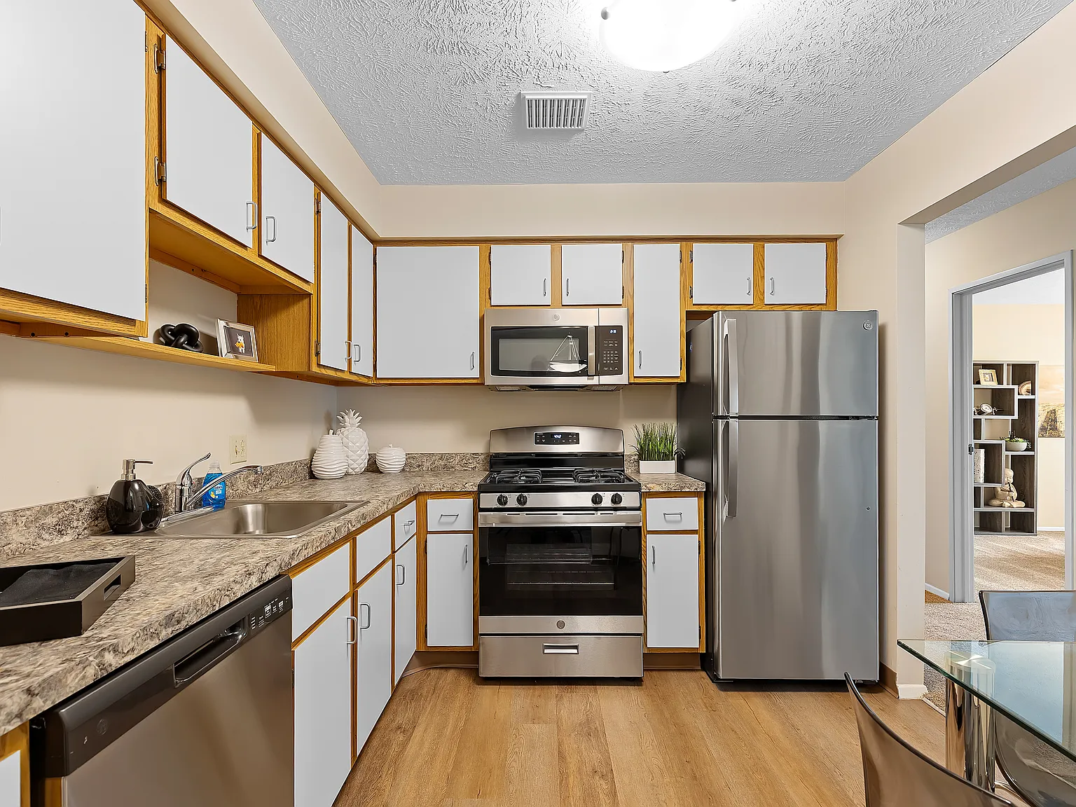 Oakwood Apartments — Photo 2