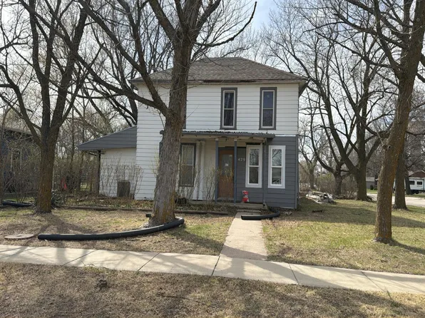 429 N Weaver St, Hesston, KS 67062