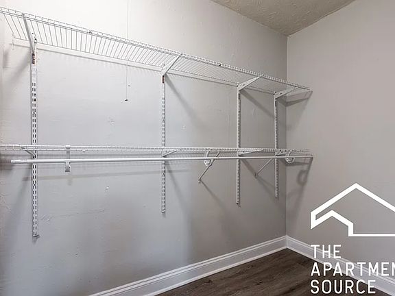 3rd image of 6819 N Wayne Ave