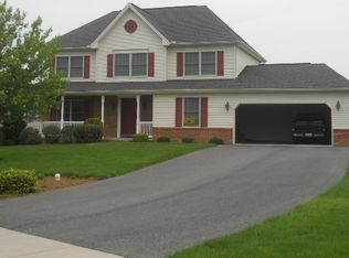 26 Essex Dr, Carlisle, PA