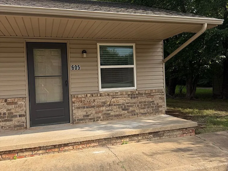 603-05 E Eufaula St — Photo 10