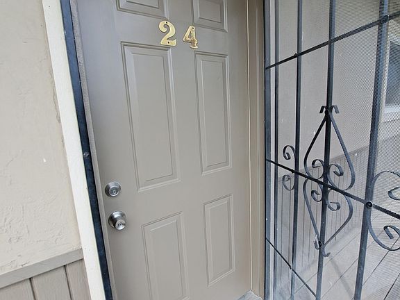4th image of 207 Brown St APT 24