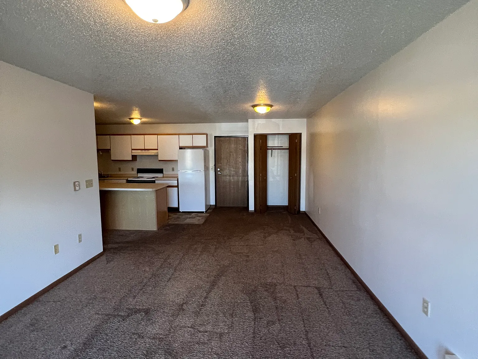 2 bed, 1050 sqft, $1,175 — Photo 4