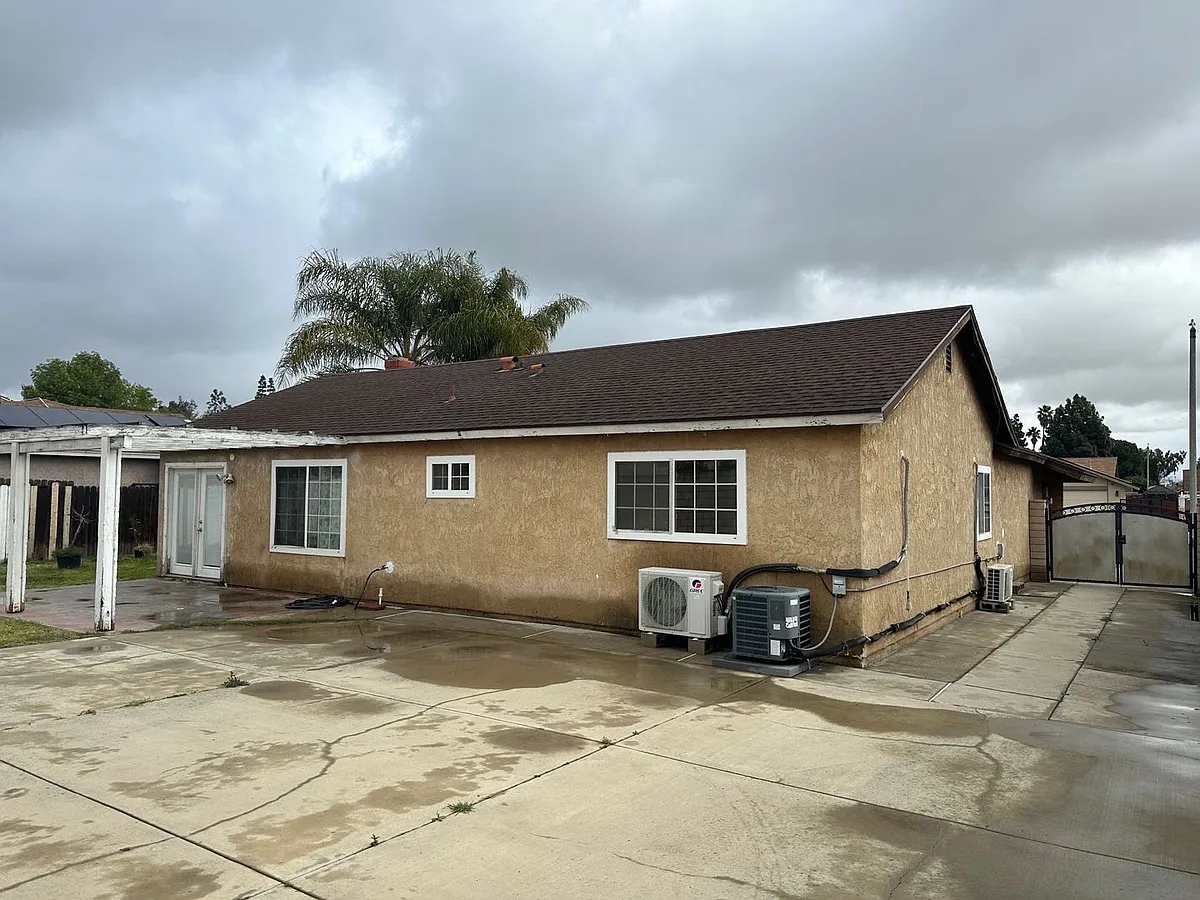 Building Photo - 2432 S Garfield Pl