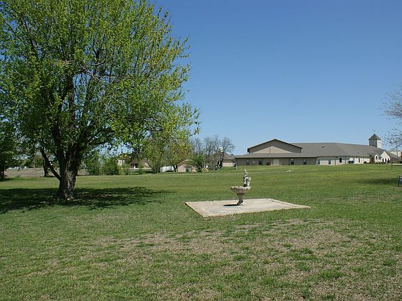 Huge Backyard with Greenbelt
