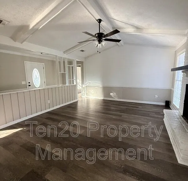 7332 Kirkwood Dr — Photo 3