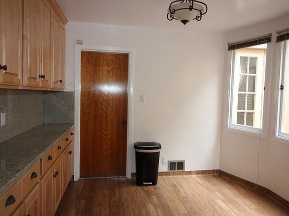 3rd image of 2633 Lombard St #2633