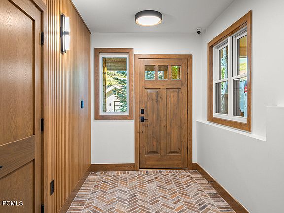 3rd image of 1015 Norfolk Ave