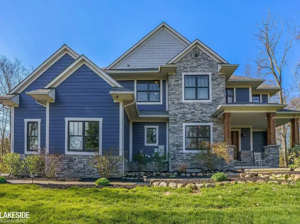 1040 E Silverbell Rd, Orion, MI 48360