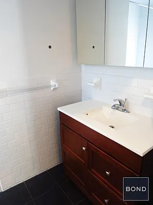 Rented by Bond New York | media 10