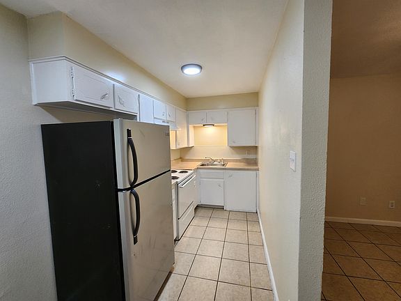 3rd image of 1808 N 8th St #C