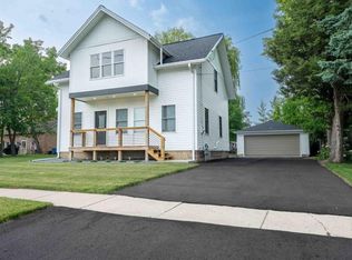 624 11th Ave, Union Grove, WI 53182