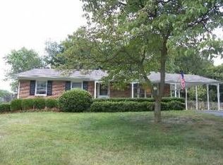 17613 Wheat Fall Dr, Rockville, MD 20855