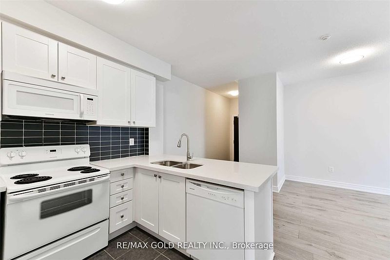 Oakville Townhouse for rent - 2 Bedrooms — photo 16