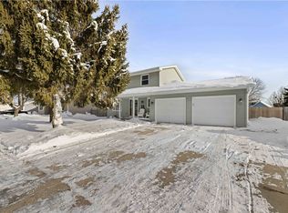 905 Lincoln St SE, Bondurant, IA 50035