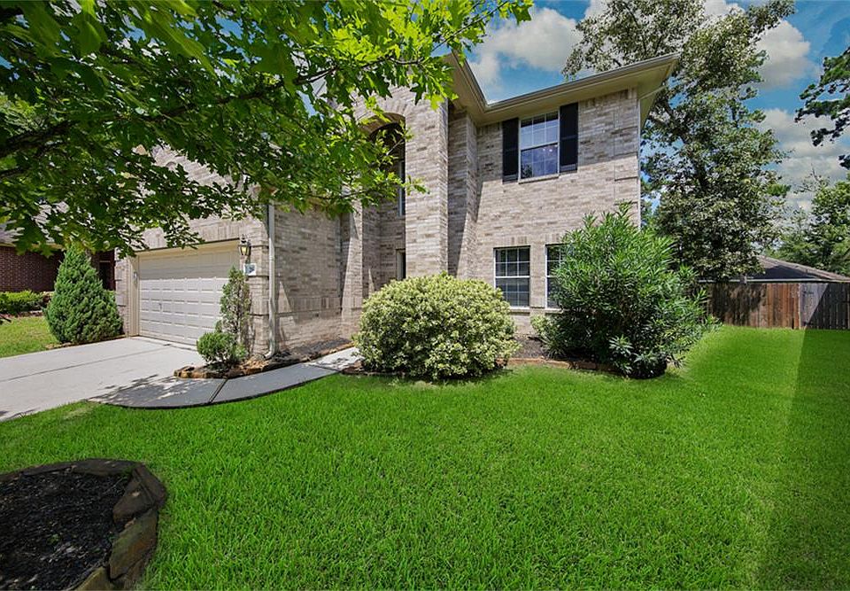 1st image of 26 Garden Lodge Pl