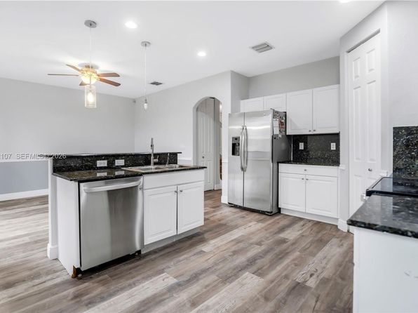 2540 SW 85th Ter #101