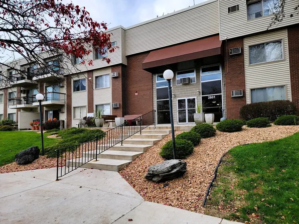 2801 Flag Ave N APT 119, New Hope, MN 55427