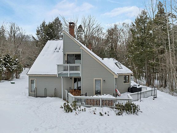 3rd image of 4 Bear Village Road