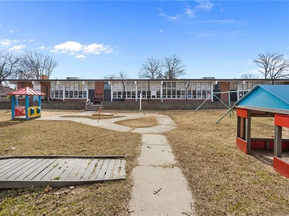 2300 Spring Garden St, Greensboro, NC 27403