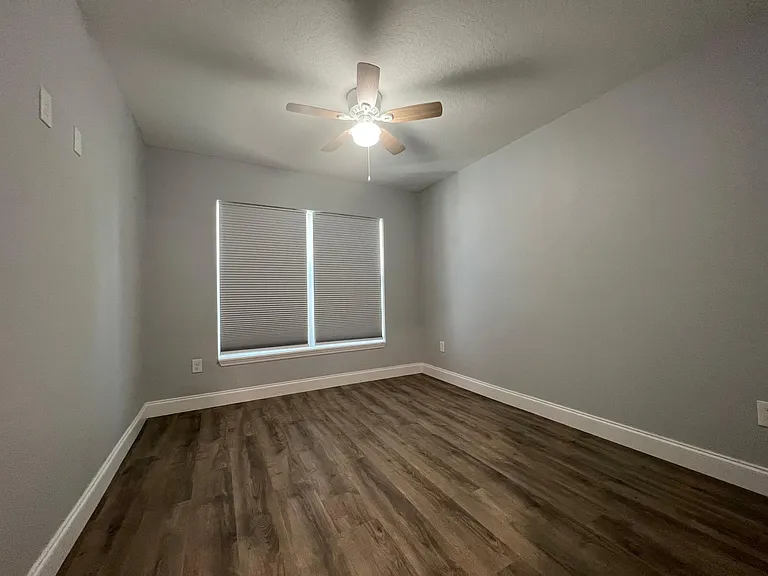 2736 W Chestnut St #2 — Photo 3